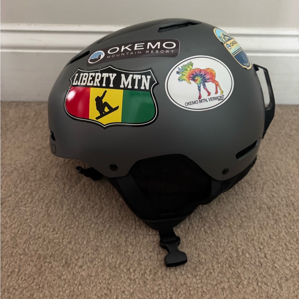 Giro ski / snowboarding helmet